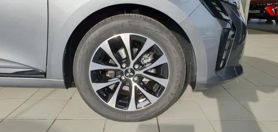 Car image 35