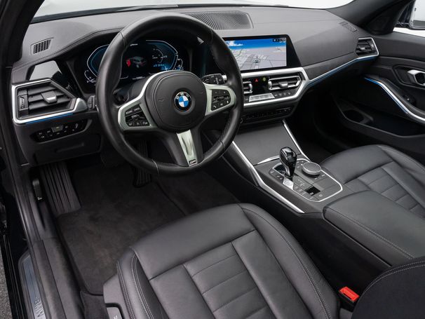 BMW 330 Touring e M Sport 215 kW image number 25