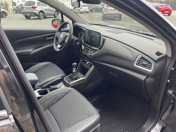 Car image 11