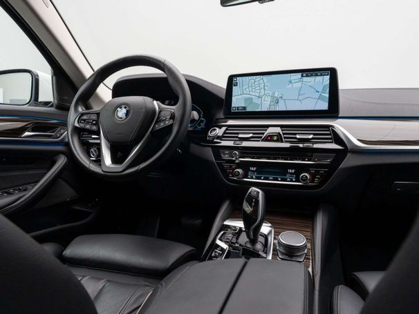 BMW 530 Touring e 215 kW image number 44