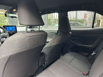 Car image 15