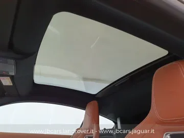 Car image 34