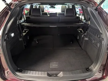 Car image 27