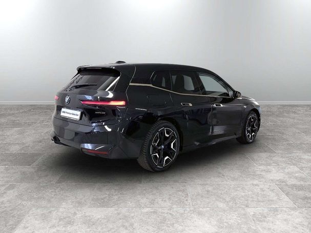 BMW iX xDrive50 385 kW image number 3