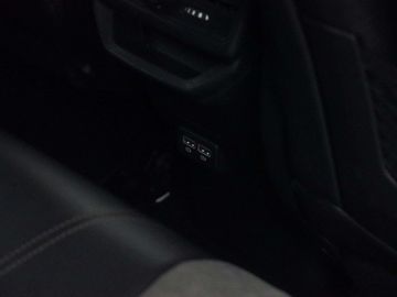 Car image 35