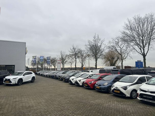 Toyota C-HR 1.8 Hybrid 103 kW image number 10