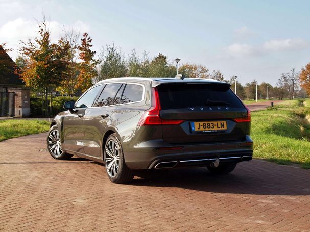 Volvo V60 T6 Recharge AWD 250 kW image number 4