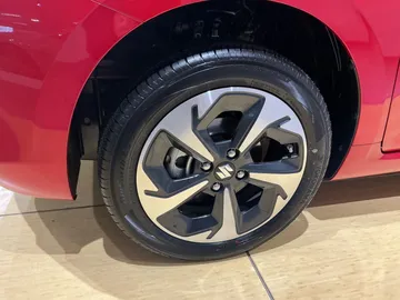 Car image 19