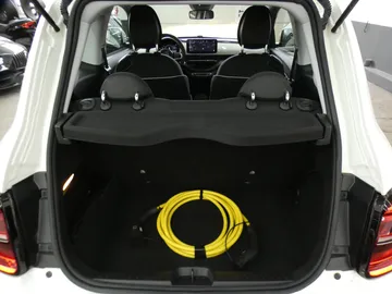 Car image 26