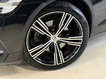 Car image 40