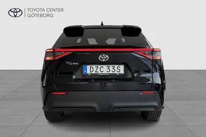 Car image 3