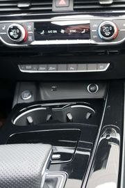 Car image 29