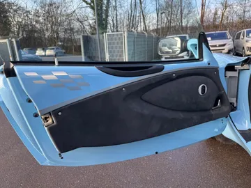 Car image 29