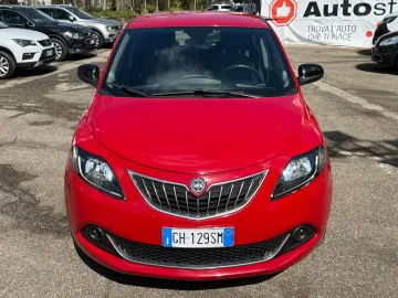 Car image 5