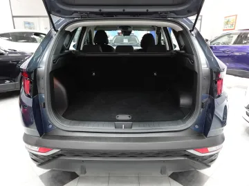 Car image 32