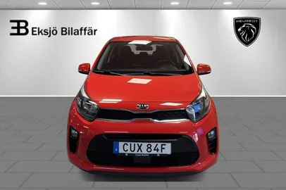 Car image 4