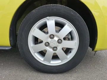 Car image 24