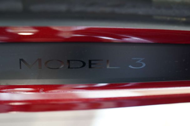 Tesla Model 3 Standard Range 239 kW image number 15