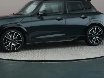 Car image 19