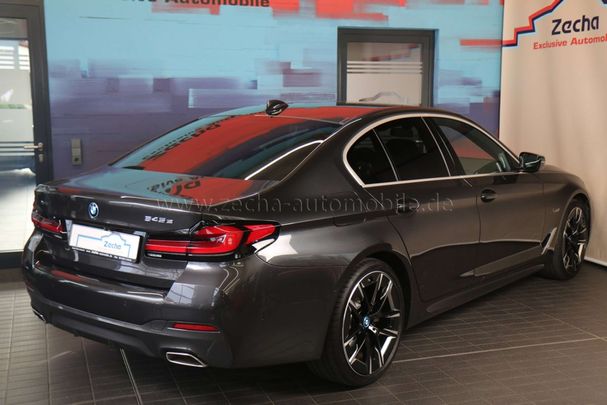 BMW 545 e xDrive 290 kW image number 18