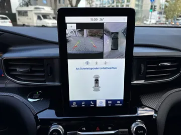 Car image 27