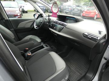 Car image 25