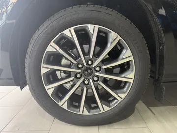 Car image 38