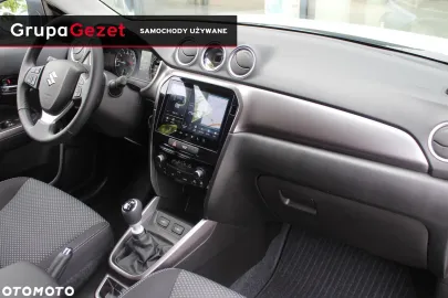 Car image 18
