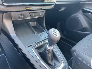 Car image 22