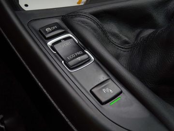 Car image 35