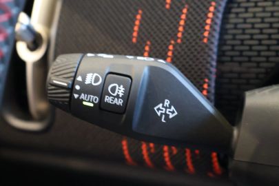 Car image 30