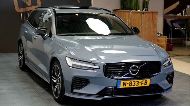 Volvo V60 T6 Recharge AWD 250 kW image number 37