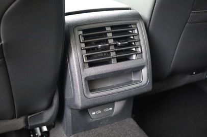 Car image 37