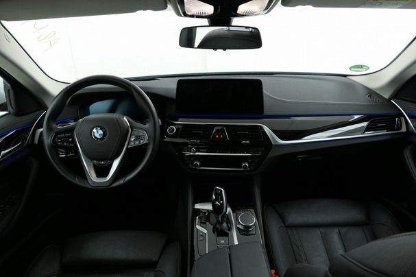 BMW 520i Touring 135 kW image number 9