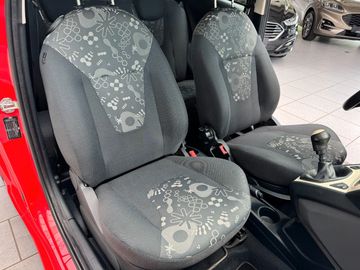 Car image 9