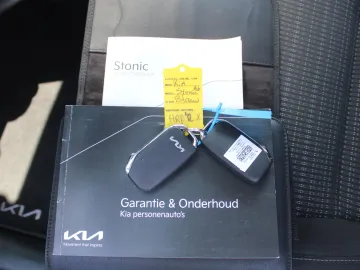Car image 32