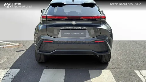 Car image 5
