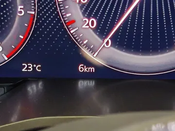 Car image 27