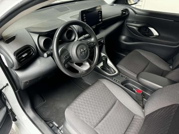 Car image 10