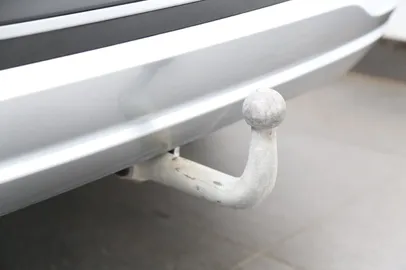 Car image 32