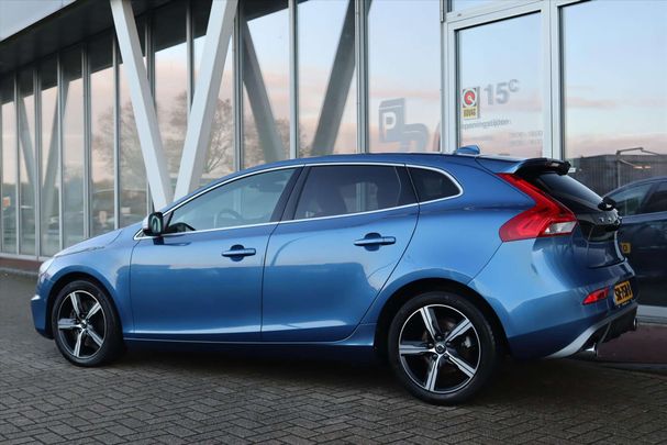 Volvo V40 T4 140 kW image number 3