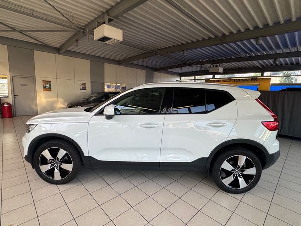 Volvo XC40 Momentum 120 kW image number 9