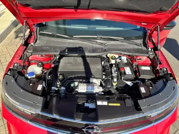 Car image 26