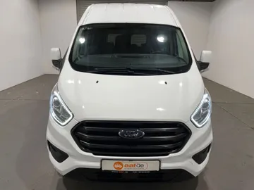 Car image 26