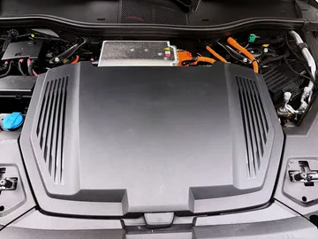 Car image 19