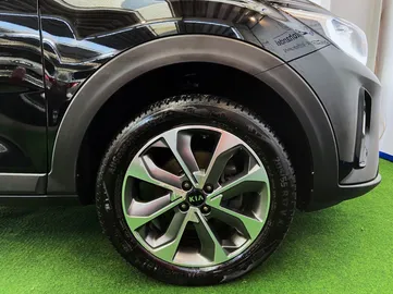 Car image 29