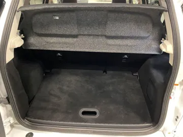 Car image 34