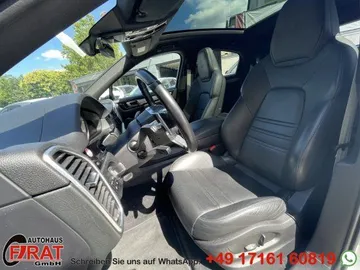 Car image 28