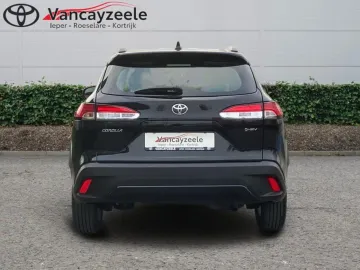 Car image 4