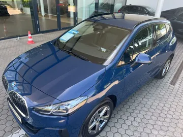 Car image 40